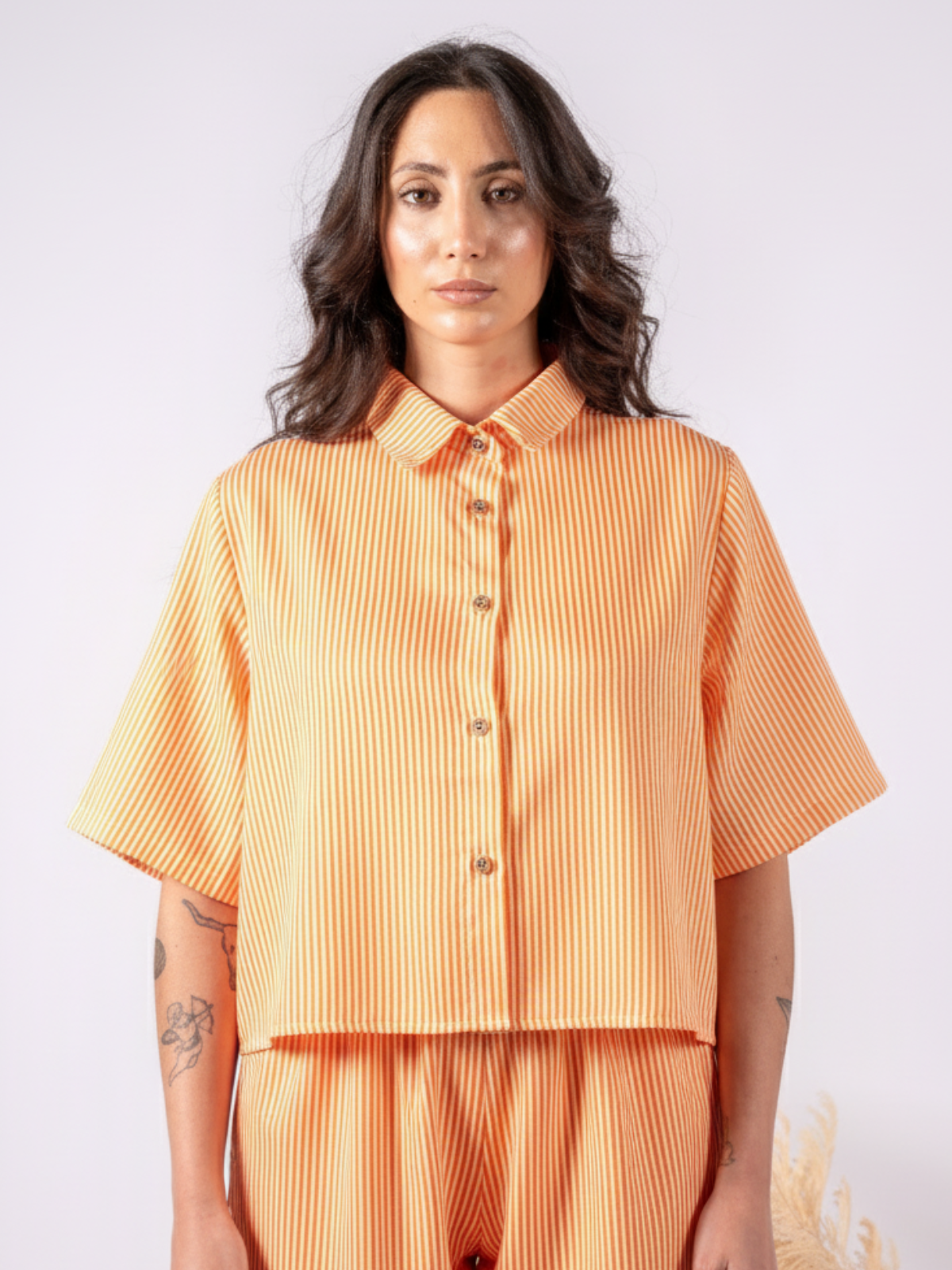 Melissa, camicia crop unisex in cotone righe