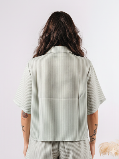 Melissa, camicia crop unisex in cotone righe